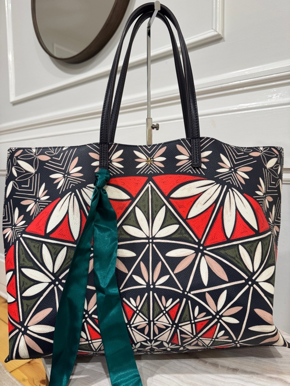 Tory Burch Bag Kerrington Large Printed Floral Geometric Leather Tote - Picture 4 of 17